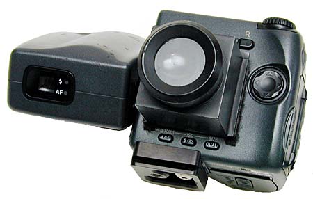 the Xtend-a-View viewfinder on the CoolPix 990